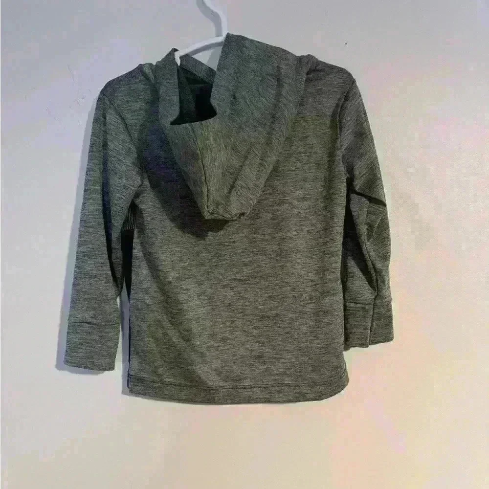 Boys 18 Nike drifit pullover. Black and gray EUC